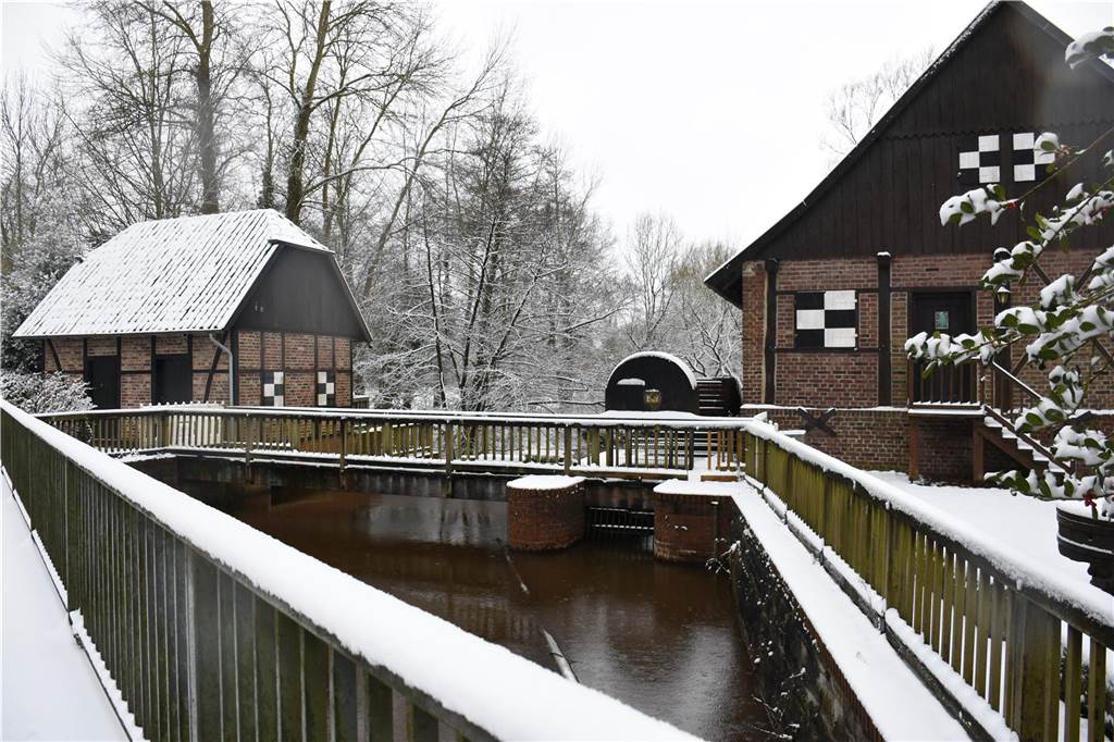 Schnee hat Haltern in eine weiße Winterlandschaft verwandelt. Wir waren in der Innenstadt, in Lavesum, Sythen und am Silbersee.