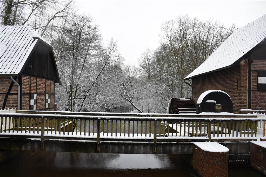 Schnee hat Haltern in eine weiße Winterlandschaft verwandelt. Wir waren in der Innenstadt, in Lavesum, Sythen und am Silbersee.