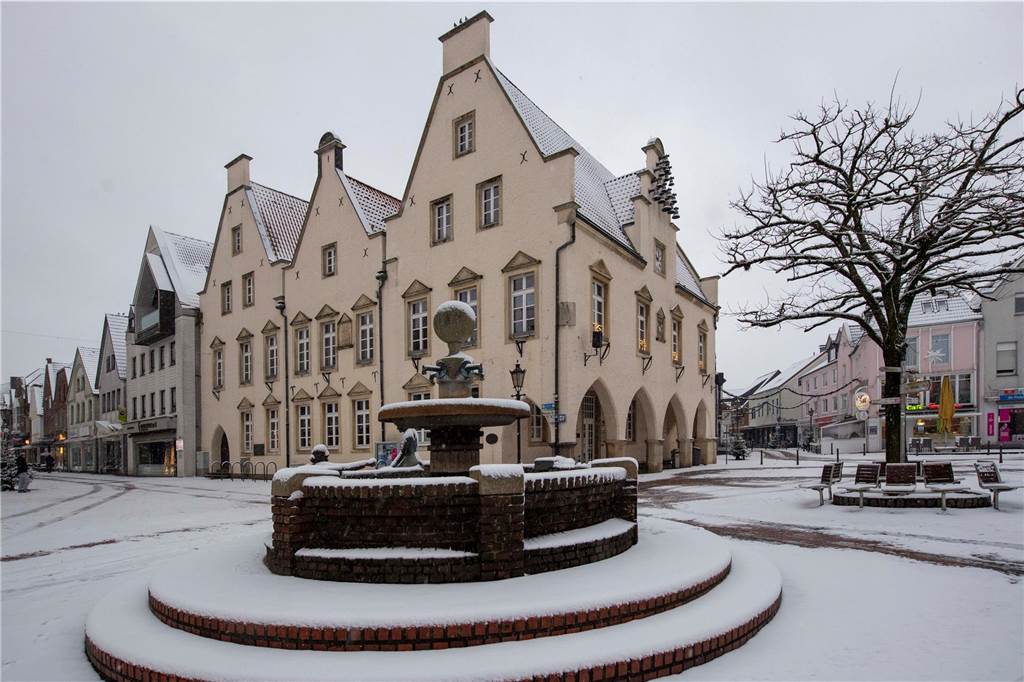 Schnee hat Haltern in eine weiße Winterlandschaft verwandelt. Wir waren in der Innenstadt, in Lavesum, Sythen und am Silbersee.