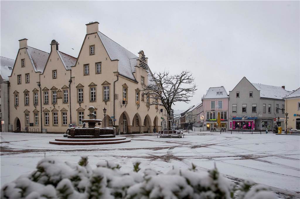 Schnee hat Haltern in eine weiße Winterlandschaft verwandelt. Wir waren in der Innenstadt, in Lavesum, Sythen und am Silbersee.