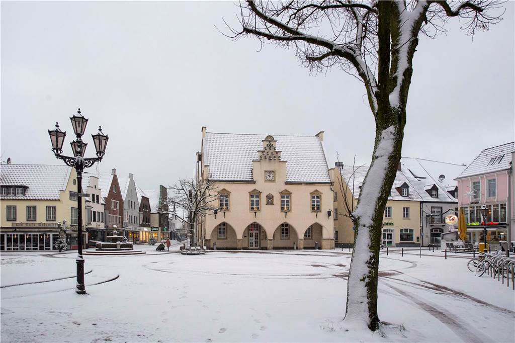 Schnee hat Haltern in eine weiße Winterlandschaft verwandelt. Wir waren in der Innenstadt, in Lavesum, Sythen und am Silbersee.