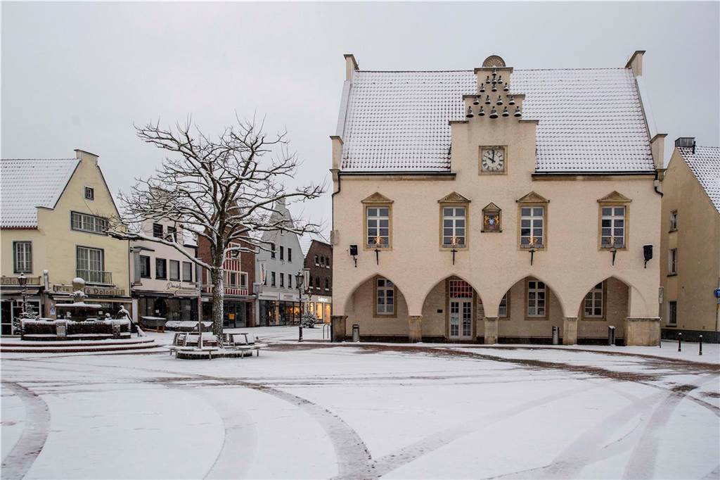 Schnee hat Haltern in eine weiße Winterlandschaft verwandelt. Wir waren in der Innenstadt, in Lavesum, Sythen und am Silbersee.