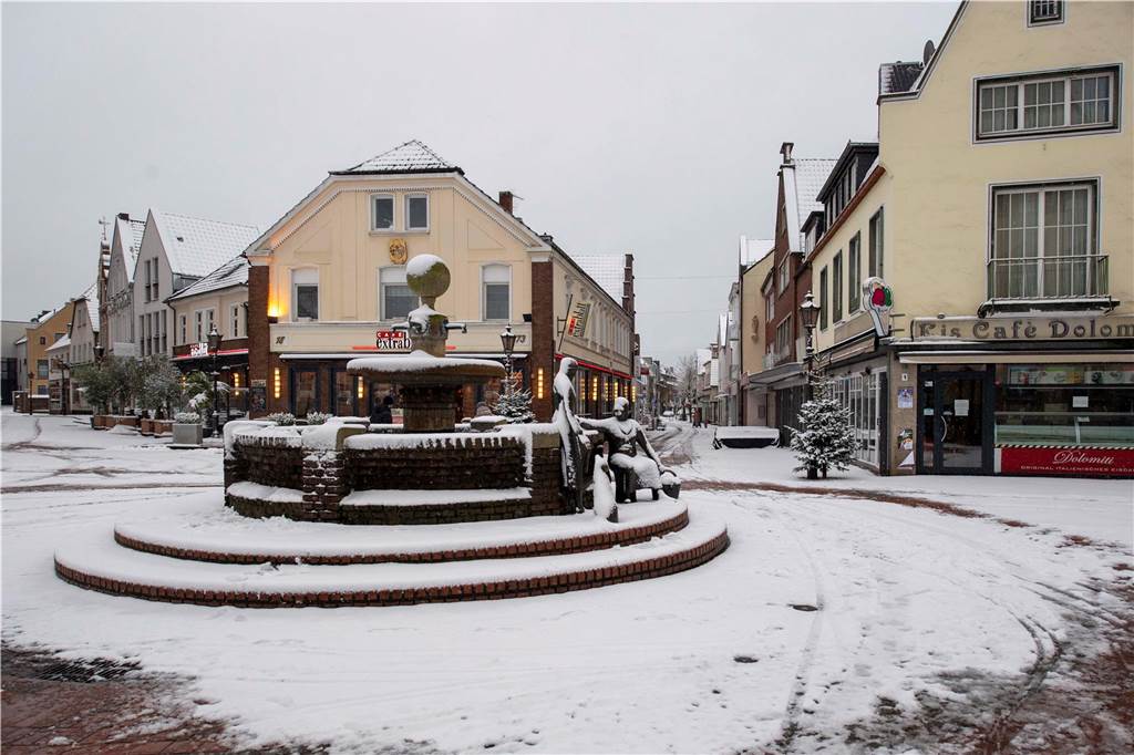 Schnee hat Haltern in eine weiße Winterlandschaft verwandelt. Wir waren in der Innenstadt, in Lavesum, Sythen und am Silbersee.