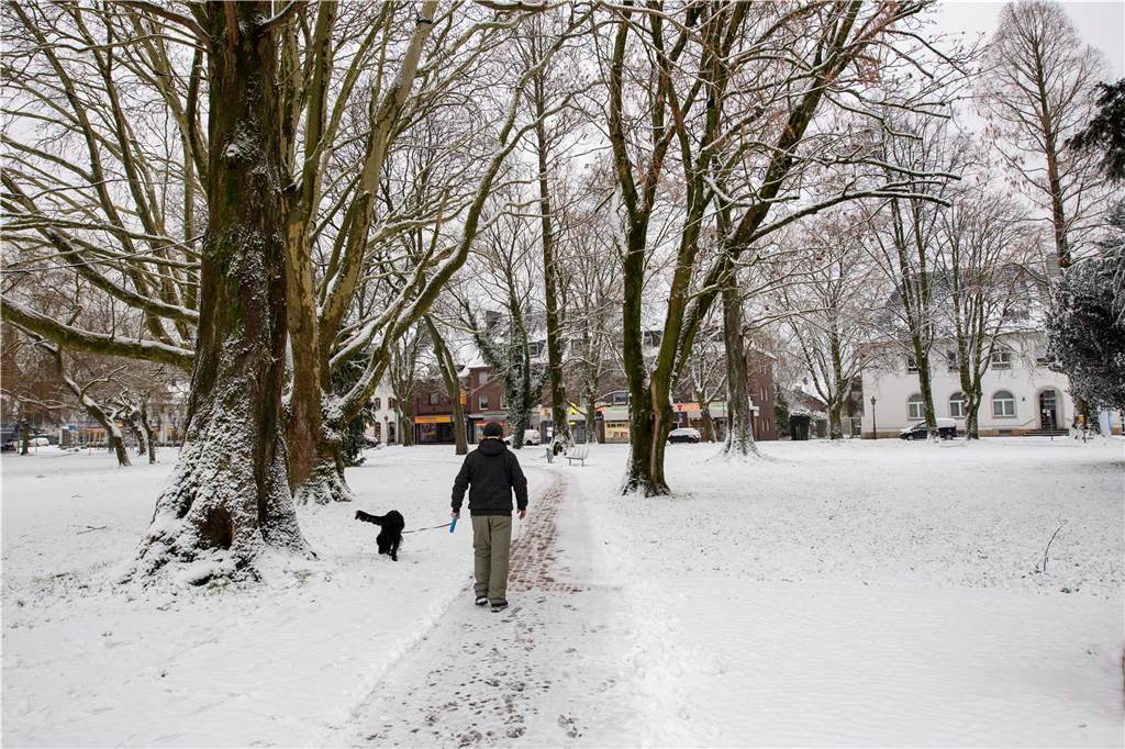Schnee hat Haltern in eine weiße Winterlandschaft verwandelt. Wir waren in der Innenstadt, in Lavesum, Sythen und am Silbersee.
