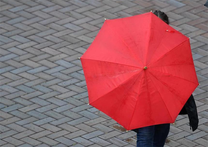 Drohendes Unwetter: "Selm trifft sich" verschoben Schnell nach Hause ins Trockene: Regen verdarb am Dienstag vielen Besuchern einen geselligen Abend bei "Selm trifft sich".