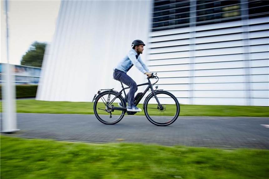 Was Radler beim S-Pedelec beachten müssen Schneller Gleiter: S-Pedelcs unterstüzten ihre Fahrer bis zu einem Tempo von 45 km/h bei der Tretarbeit. Foto: koga.com/pd-f.de