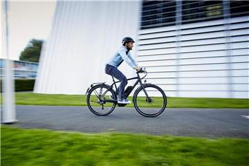 Schneller Gleiter: S-Pedelcs unterstüzten ihre Fahrer bis zu einem Tempo von 45 km/h bei der Tretarbeit. Foto: koga.com/pd-f.de