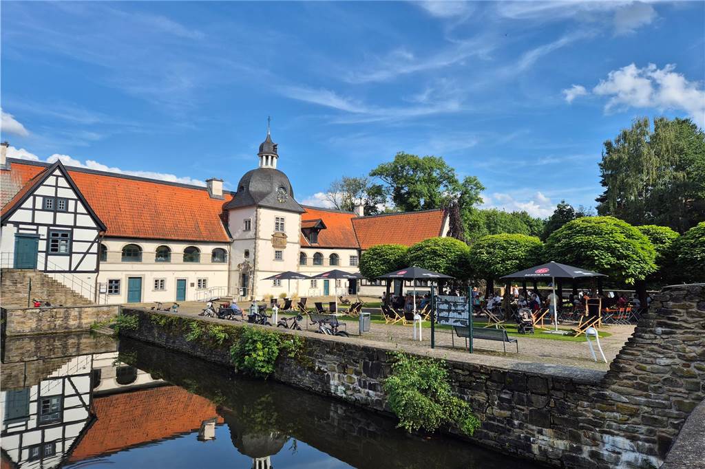 Bergmann-Biergarten am Wasserschloss Haus Rodenberg in Dortmund-Aplerbeck