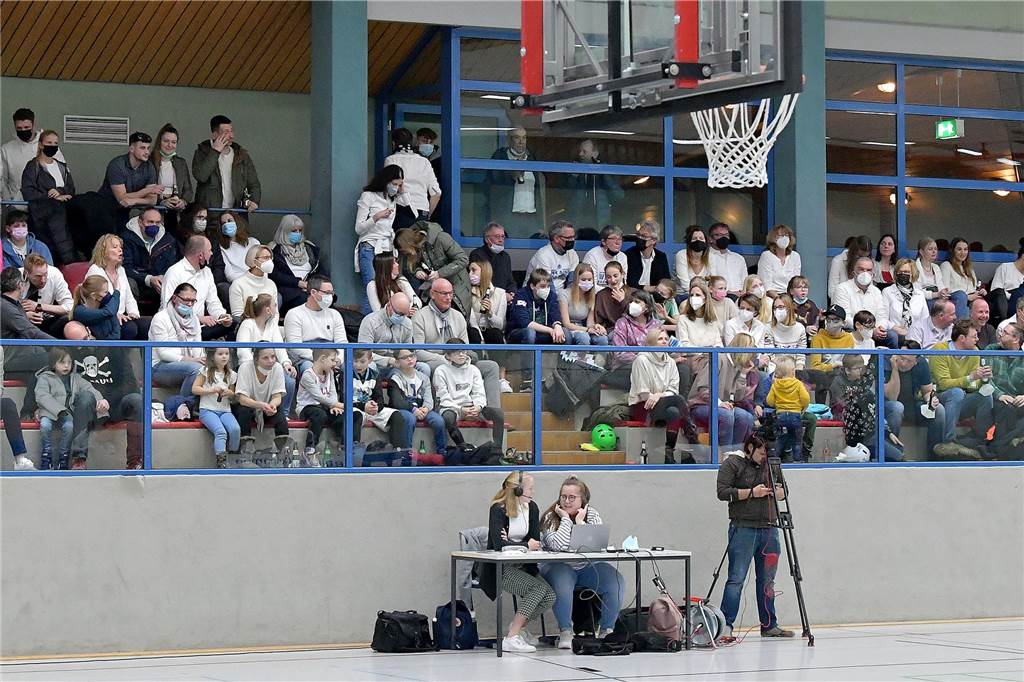 LippeBaskets gegen BSV Wulfen: Duell mit besonderen Erinnerungen: „Ganze Spiel war eine Feier“ Schon 2022 war die Ballspielhalle gut gefüllt, für den kommenden Samstag werden noch mehr Zuschauer erwartet.