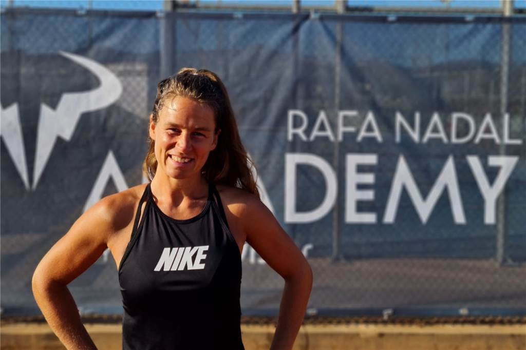 „Entspannt und freundlich“: Kamener Tennisspielerin trifft Rafael Nadal beim Training Schon früh morgens um 6.30 Uhr war Mareike Müller aus Kamen auf den Plätzen der Rafael-Nadal-Academy zu anzutreffen.