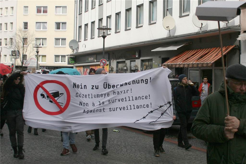 Klage gegen Videoüberwachung in der Münsterstraße eingereicht Schon im Februar protestierte die Nachbarschaftsinitiative mit einem „Stadtteilspaziergang“ gegen die geplante Videoüberwachung in der Münsterstraße.