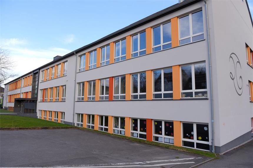Schuldzuweisungen im Streit um Schulanmeldungen Schon immer haben Schüler aus dem Dortmunder Süden beispielsweise das Ruhrtal-Gymnasium besucht. Für das kommende Schuljahr wurden aus Kapazitätsgründen deren Anmeldungen abgelehnt.