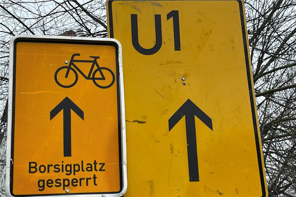 Borsigplatz ist kein Kreisverkehr mehr! Lange Staus sind die Folge Schon in der Weißenburger Straße weisen Schilder auf die Sperrung und die Umleitung hin.