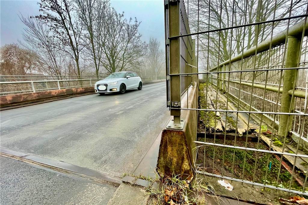Viele Brücken in Dortmund sind marode – Bauarbeiten über Jahre drohen Schon lange marode, jetzt soll die Brücke an der Straße Am Remberg erneuert werden. Das hat Folgen für den Verkehr.