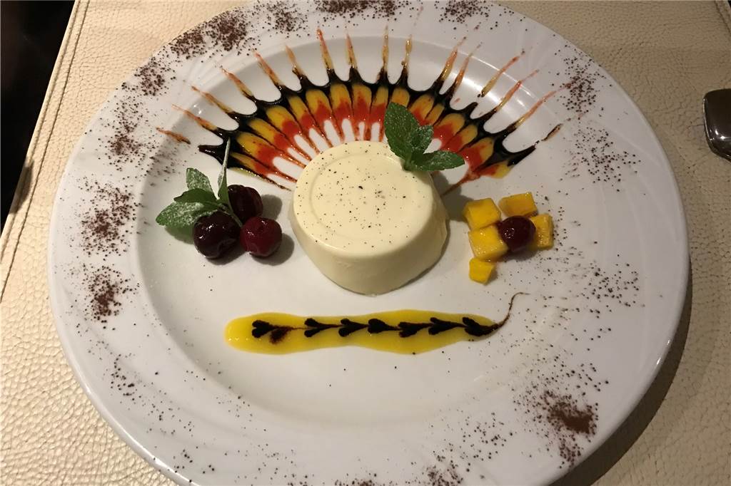 Schon optisch überzeugend: Panna Cotta.