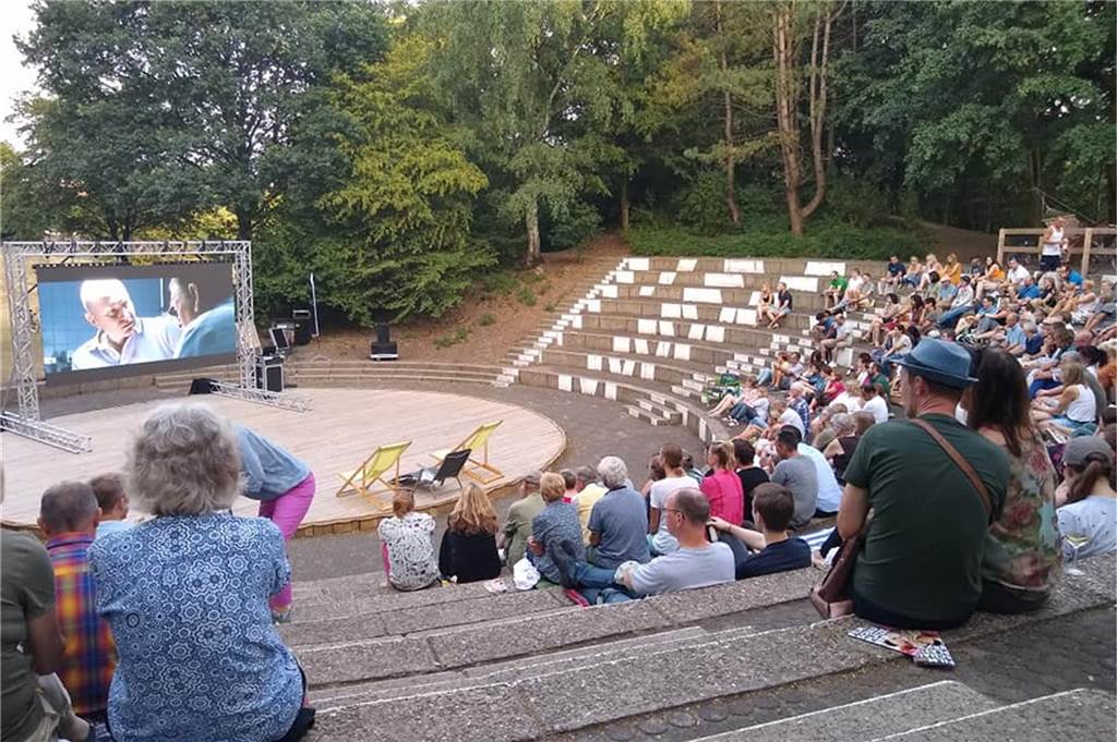 „Musik im Film“ im Dreier-Pack: Bürgerpark wird zum Freiluft-Kino Open-Air-Kino im Bürgerpark