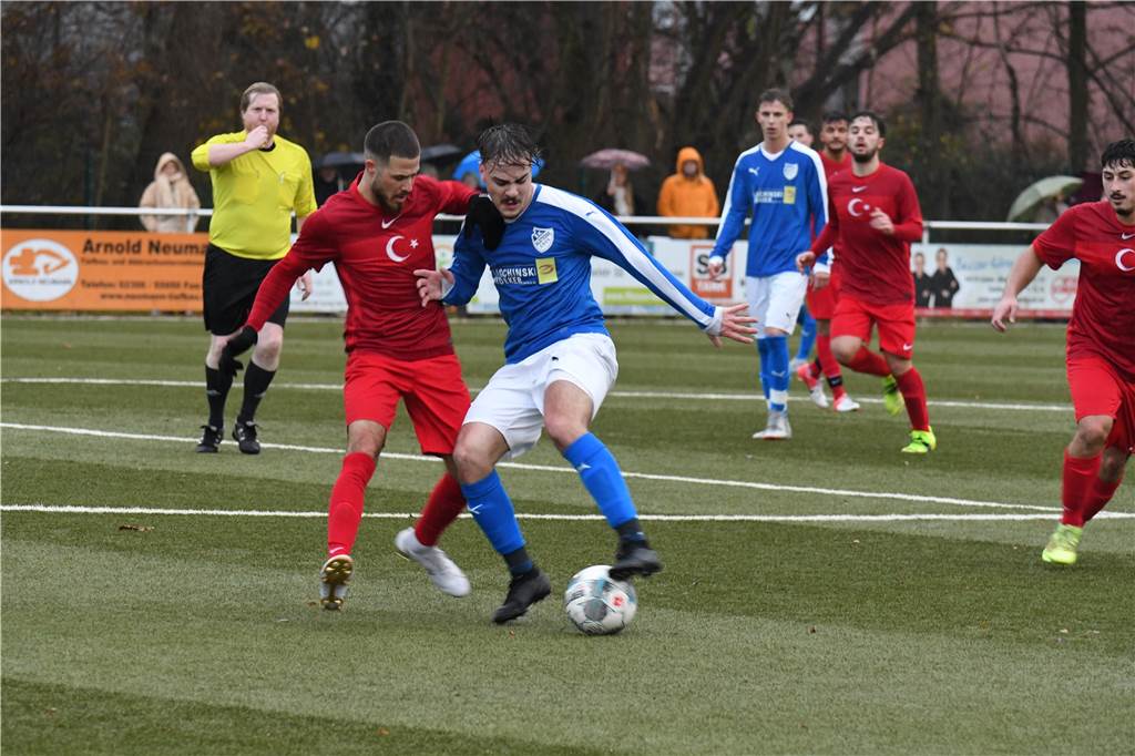 Nach Ausschreitungen in der Bezirksliga 8: Details zum weiteren Vorgehen sind bekannt Schon während der 90 Minuten gab es auf dem Platz einige hitzige Duelle zwischen BW Alstedde und dem TSC Kamen.