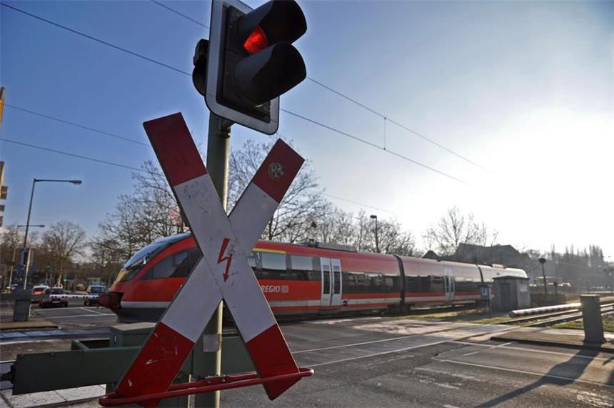 Warum die Schranke an der Münsterstraße oft ausfiel Schon wieder setzte ein Defekt die Bahnschranke am Übergang Münsterstraße außer Gefecht. Dieses Mal schloss die Schranke nicht.