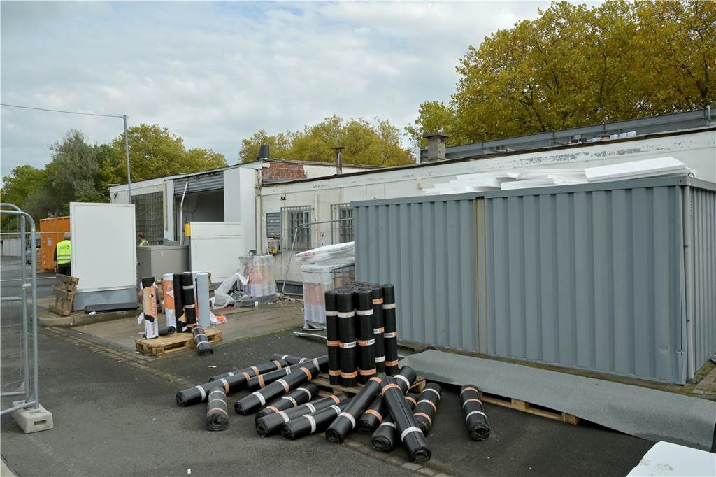 Tankstelle an der Gahmener Straße in Lünen: Zukunft ist geklärt Schon wurden neue Bauteile geliefert.