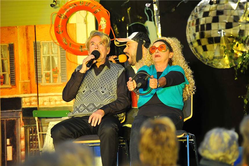 Schräge Typen sind immer dabei, wenn die Schwerter Operettenbühne ins Elsebad einlädt. Schwerte (A)