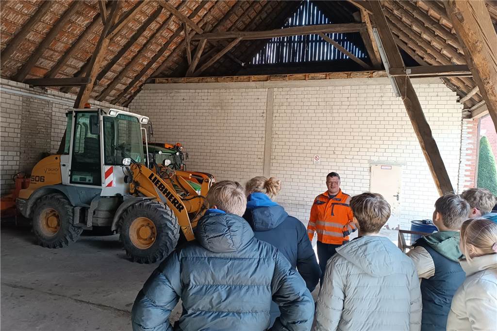 Zukunft sichern, Gegenwart meistern: Wie steht es um den Bauhof? Schüler der Sekundarschule an der Berkel besuchten den Städtischen Bauhof