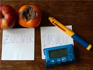 Schüler mit Diabetes benötigen bei einer Entgleisung des Blutzuckers schnelle Hilfe. Dennoch lehnte eine Krankenkasse die Kostenübernahme für eine Schulbegleitung ab. Foto: Jens Kalaene/dpa