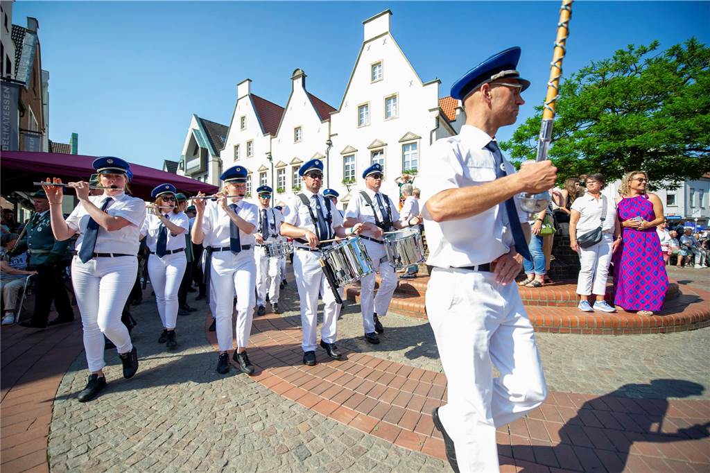 Spielmannszug vor dem Alten Rathaus