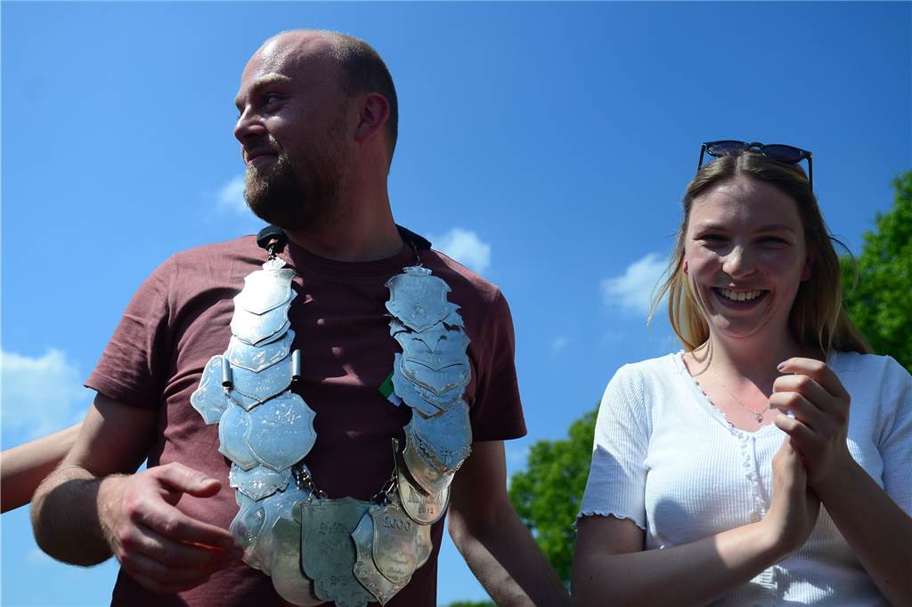 Sommer 2023: An diesen Tagen wird wieder Schützenfest gefeiert Das Königspaar von Beikelort-Isingort Tobias Ebbing und Lisa Mathmann