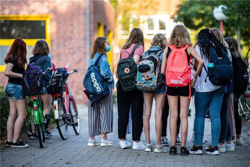 Schule und Corona: Was Eltern wissen müssen Die Schule läuft seit einigen Wochen in NRW. Das Land hat einen Hygieneplan ausgearbeitet, an den sich die Schulen halten müssen.