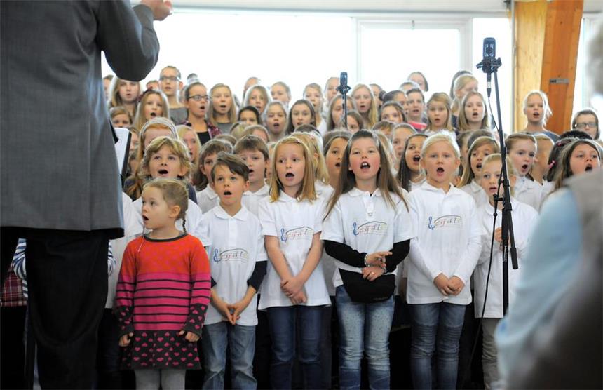 Schulchorfestival in der Schützenhalle auf der Heide.