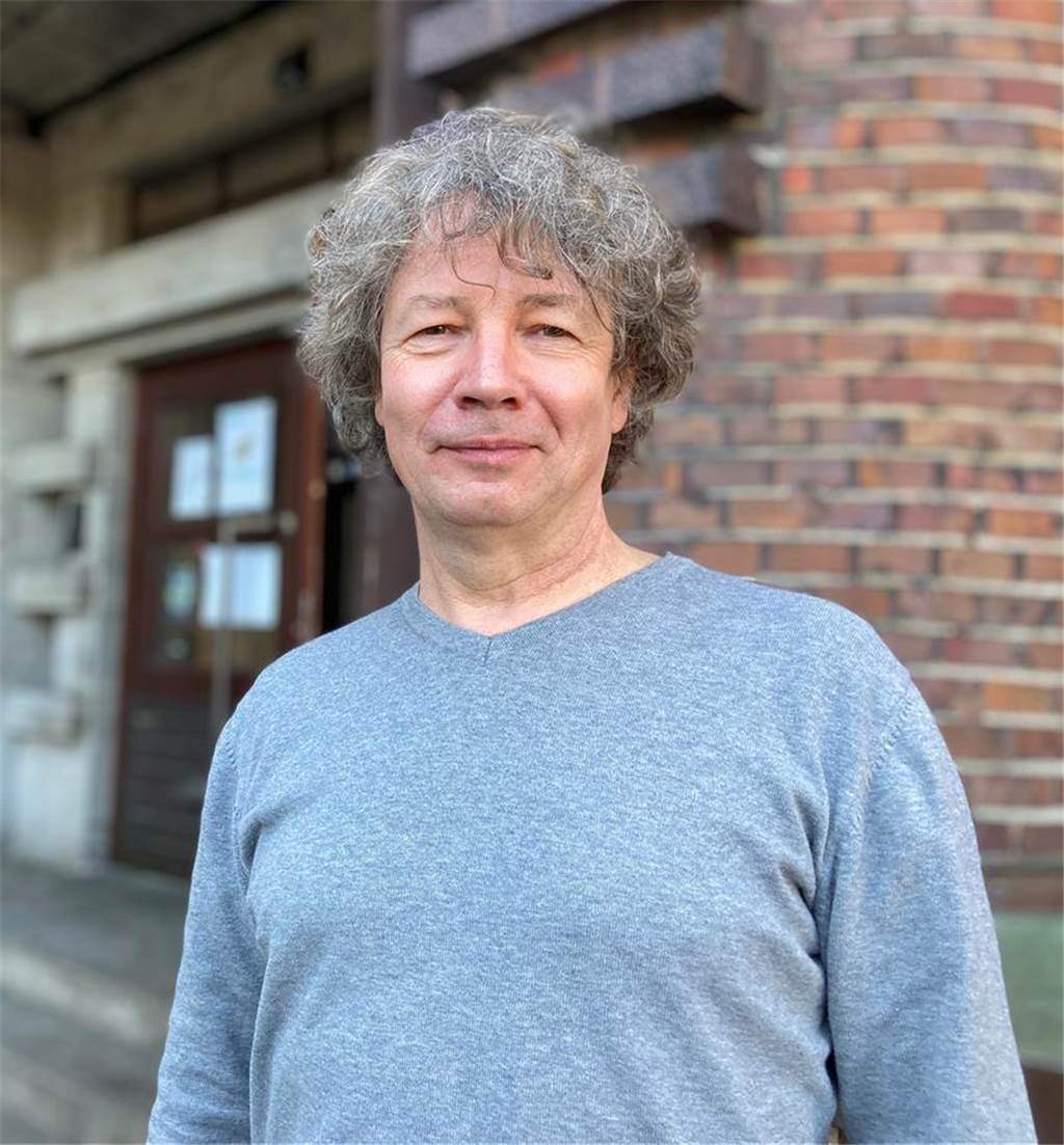Versetzung auf Zeit gegen akuten Lehrermangel: „Ist nur für den Moment gut“ Schulleiter Wilhelm Böhm ist mit den abgeordneten Lehrerinnen ständig im Austausch. Gerade am Anfang ist der Wechsel nicht leicht, hört er.