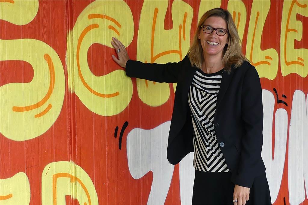 Neue Pläne für den Ausbau der Gesamtschule Gänsewinkel mit Aula Eva Graß-Marx, Schulleiterin der Gesamtschule Gänsewinkel