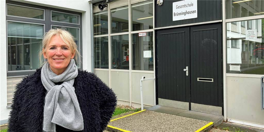 Schulleiterin Marietta Koschmieder befürwortet einen Neubau der Gesamtschule Brünninghausen, der endlich ausreichend Platz für alle Schülerinnen und Schüler bietet.