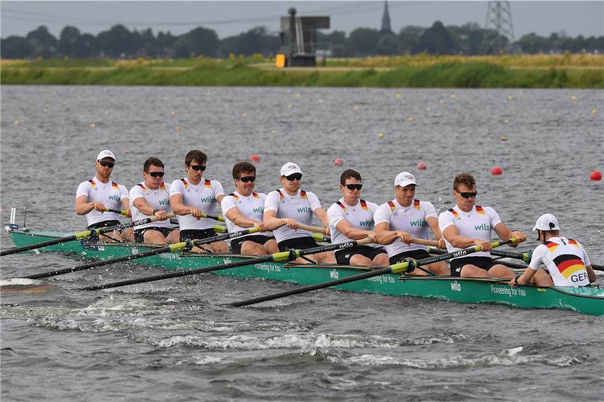 Ein Schuss vor den Bug für den Deutschland-Achter Schuss vor den Bug: Der Deutschland-Achter um den Dorstener Christopher Reinhardt (3.v.l.) musste beim Weltcup-Rennen in Rotterdam die erste Saisonniederlage hinnehmen.