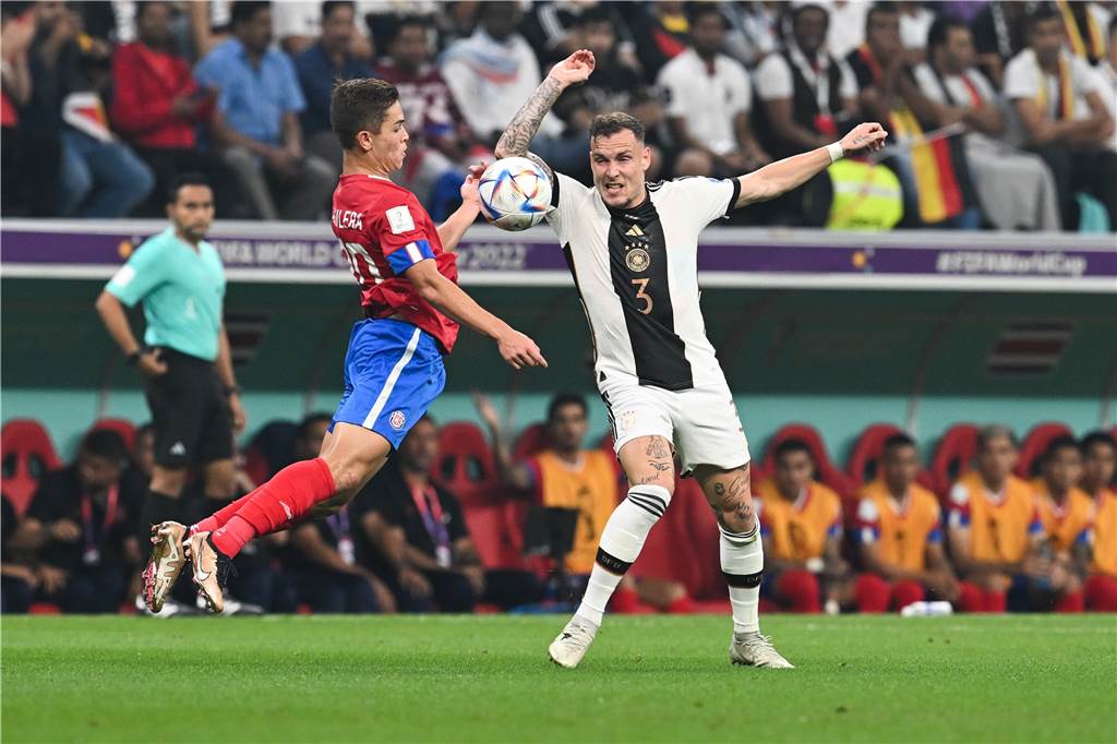 DFB-Einzelkritik zum 4:2 gegen Costa Rica: Süle als Teil einer desolaten Defensive David Raum im Zweikampf mit Brandon Aguilera.