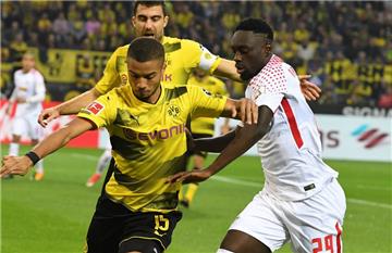Schwachpunkt in der BVB-Defensive: Jeremy Toljan (l.).