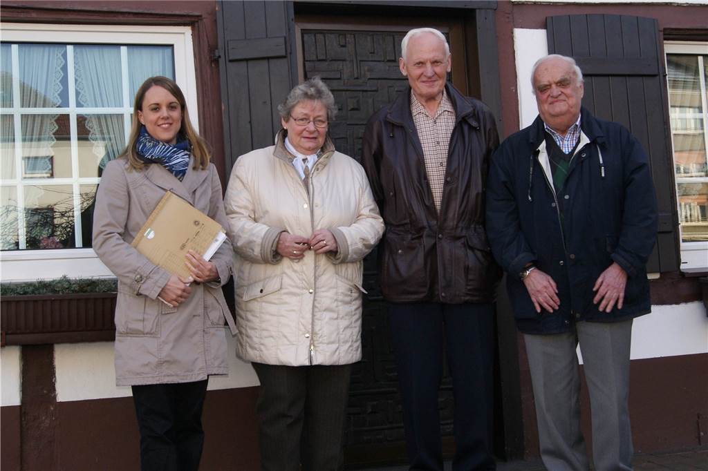Historisches Haus Seidemann soll wieder glänzen Schweren Herzens trennte sich das Ehepaar Seidemann/Schlautmann im Frühjahr 2012 von seinem Haus. Ines (l.) und Herbert Wiethoff (r.) vermittelten den Verkauf der Immobilie.