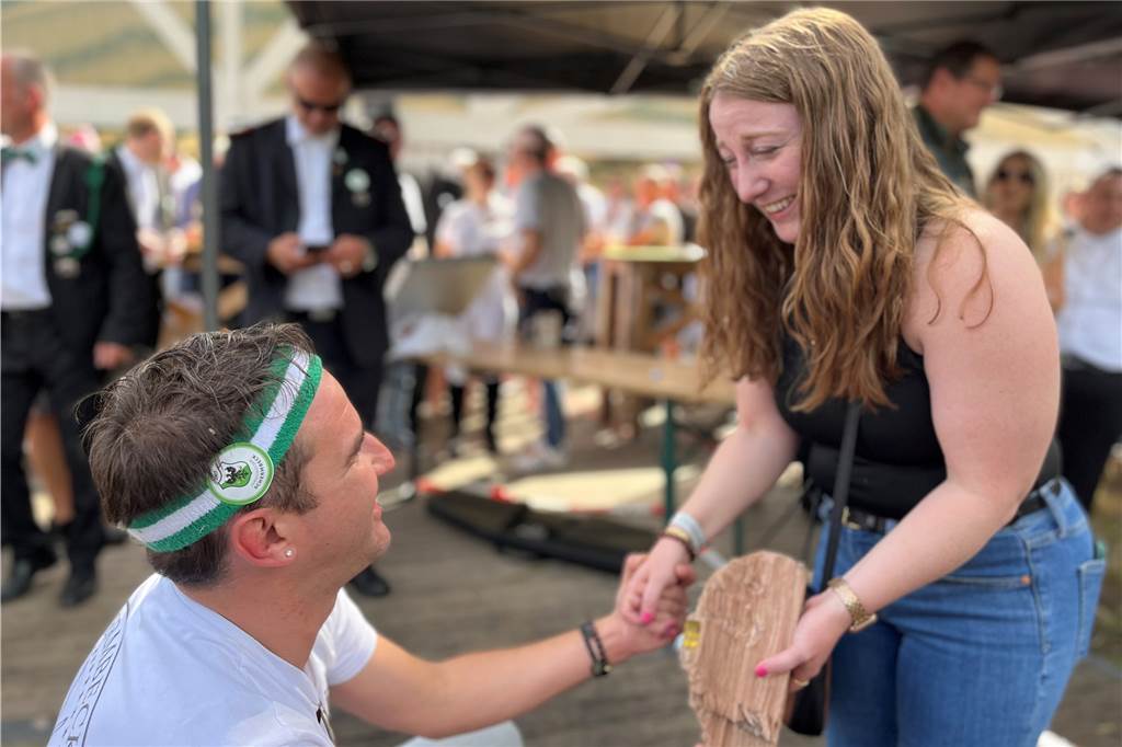 König „Scotty“ Larocca (38): „Mein wichtigstes Vermächtnis ist in Schermbeck“ Scott Michael Larocca mit seiner Schützenkönigin Kate Richards.