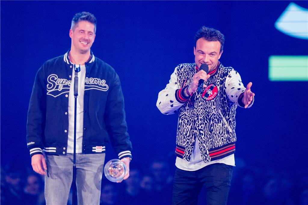Verleihung der 1Live Krone in Bochum: Diese Stars sind nominiert SDP freuen sich über den Preis in der Kategorie "Bester Live Act" bei der Verleihung der 1Live Krone in der Jahrhunderthalle.