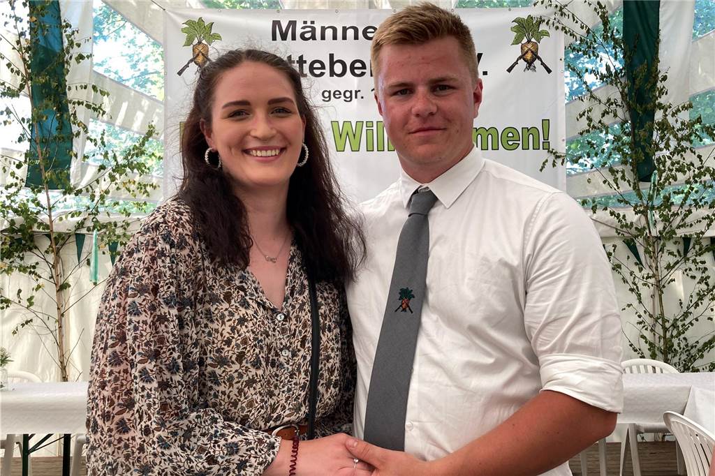 Runkelschießen in Netteberge: Sebastian Hoeltmann bezwang die Rübe Sebastian Hoeltmann und Neva Papior sind das neue Schützenpaar des Männerrings Netteberge.
