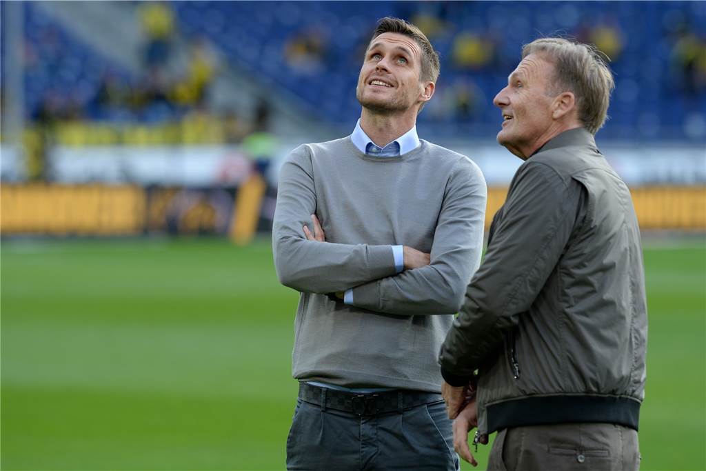Grußworte zum 60. Geburtstag: Das wünschen Klopp und Hoeneß BVB-Jubilar Watzke Sebastian Kehl (l.) sagt über Hans-Joachim Watzke: „Was du gemeinsam mit Michael Zorc sportlich über all die Jahre auf die Beine gestellt hast, ist eine herausragende Leistung. Dafür gebührt Dir der allergrößte Respekt!“
