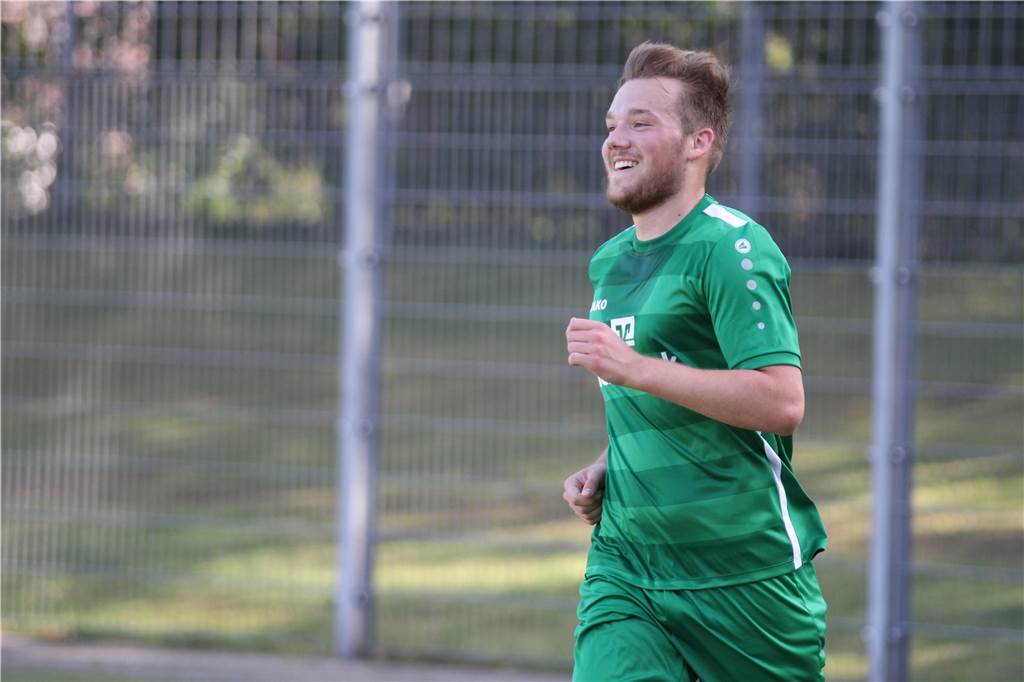 „Echt froh drüber“: Bei einem SG-Selm-Neuzugang ist endlich der Knoten geplatzt Sebastian Rast hofft nun, wieder so treffsicher wie im Trikot des SuS Olfen (hier) zu werden.
