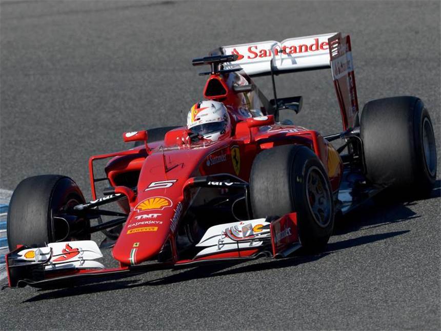 Vettel beim Testauftakt mit Ferrari auf Eins Sebastian Vettel beherrscht mit dem neuen Ferrari die Konkurrenz wie zu seinen besten Zeiten. Foto: Peter Steffen