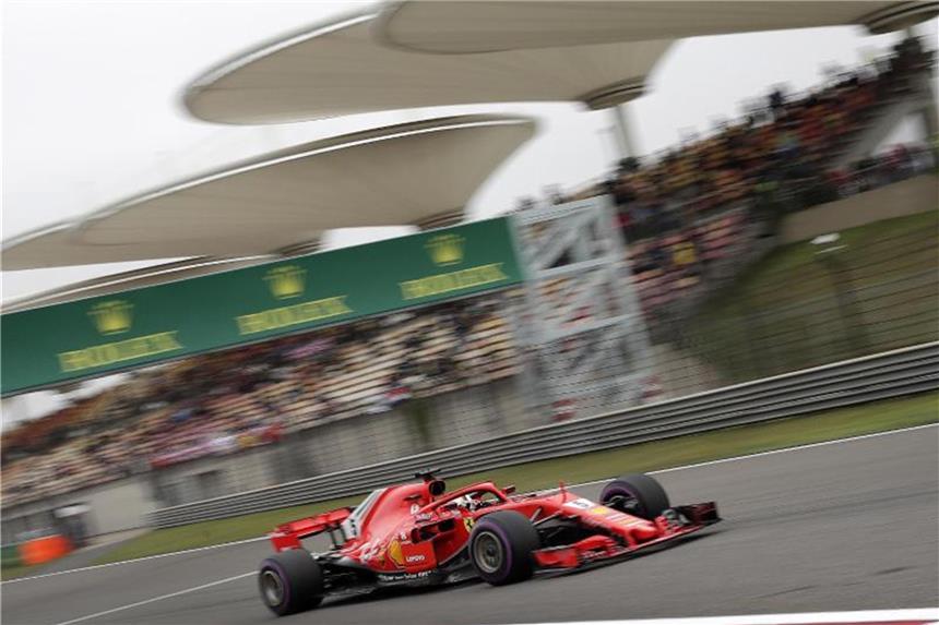 Mercedes-Serie in Shanghai reißt: Vettel holt Pole Sebastian Vettel hat sich für das Rennen in China die Pole Position geholt. Foto: Andy Wong/AP
