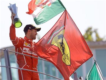 Sebastian Vettel kam in Monza hinter Lewis Hamilton als Zweiter ins Ziel. Foto: Luca Bruno