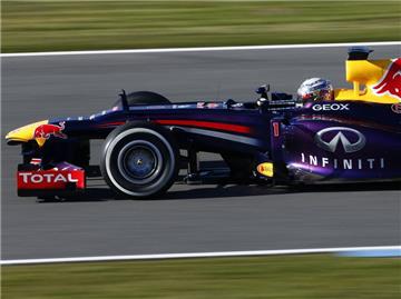 Sebastian Vettel kommt gut mit dem neuen Red Bull zurecht. Foto: HochZwei