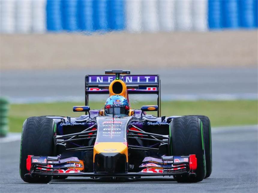 Vettel sammelt am letzten Testtag wichtige Kilometer Sebastian Vettel sammelt noch einmal wichtige Testrunden. Foto: Jens Buettner