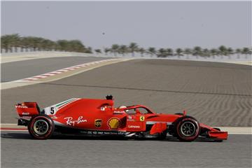 Sebastian Vettel vom Team Ferrari hat sich für den 2. Saisonlauf in Bahrain die Pole Position gesichert. Foto: Luca Bruno/AP