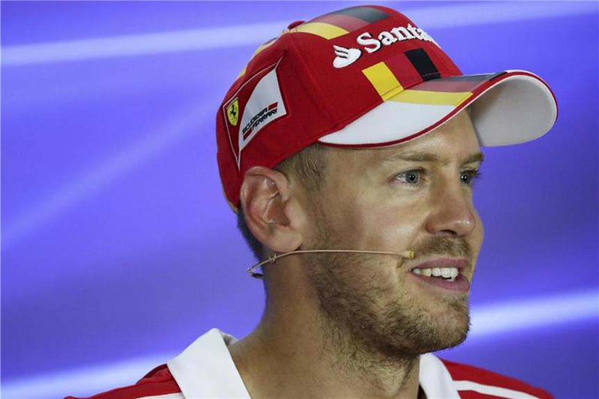 Formel-1-Star Hamilton rechnet mit entschlossenem Vettel Sebastian Vettel will den Rückstand im WM-Kampf bis zum Saisonende noch aufholen. Foto: Yong Teck Lim