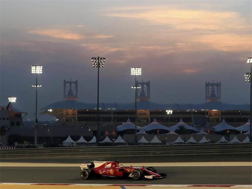 Vettel will in Bahrain Hamiltons Pole-Serie stoppen Sebastian Vettels Bestzeiten im Training konnte keiner unterbieten. Foto: Luca Bruno